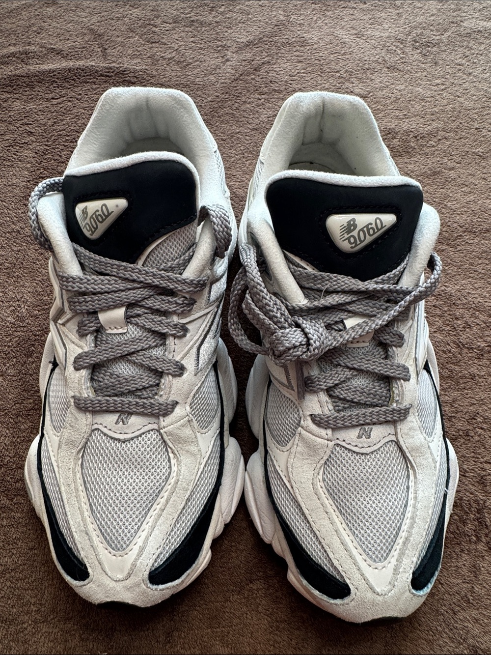 New Balance women’s Sneakers in Light Gray and Black Accents